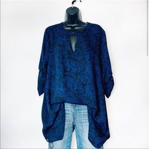 NWT Torrid 3/4 Sleeve Georgette Shark Bite Top 00